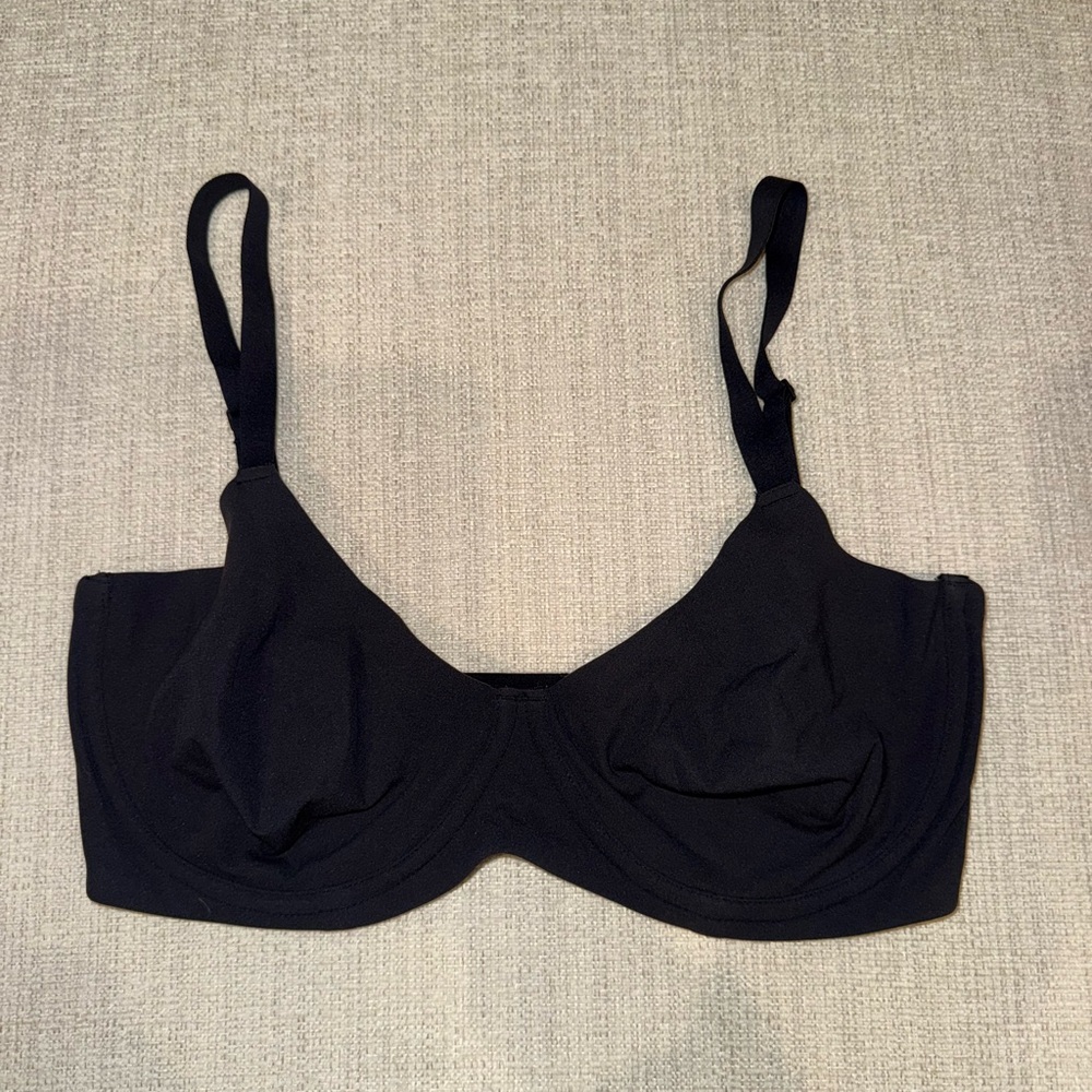 SKIMS Black Underwire Seamless Bra